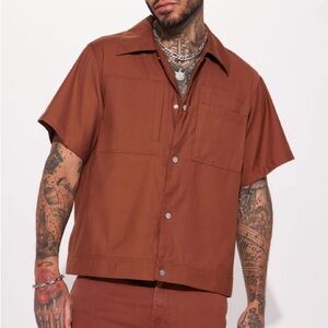 Men’s Brown Short Sleeve Button-Up Shirt – XXL (50–52” Chest)